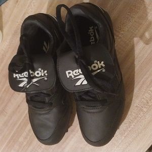 Reebok baseball or football cleats size kids 4.5. NWOB